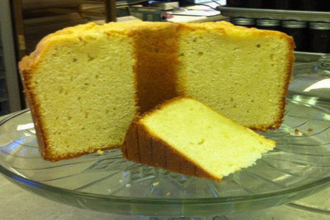 Old-Fashioned Vanilla Pound Cake